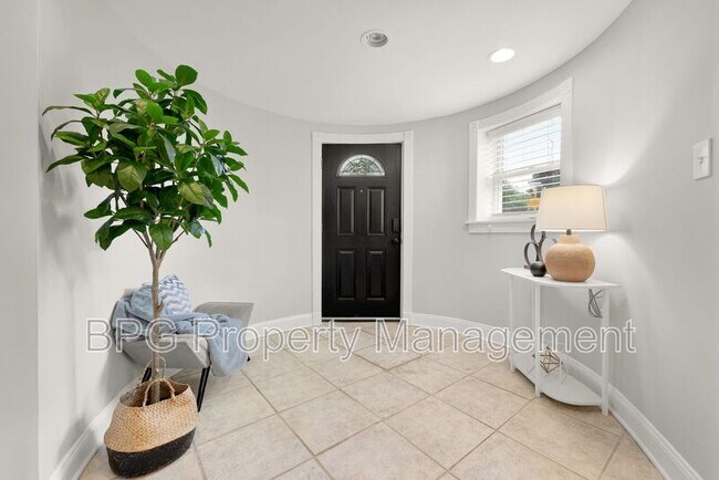 Foto del edificio - 1819 1st St NW