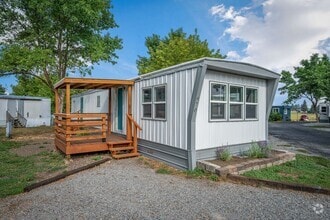 Building Photo - 970 N Labelle Loop