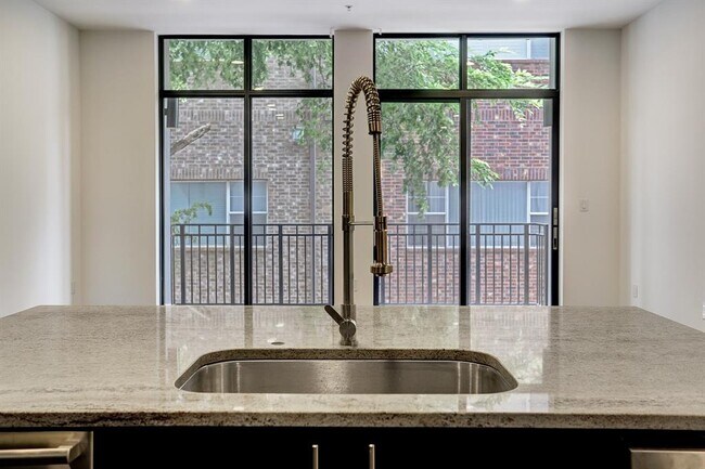 Foto del edificio - 4820 Caroline St