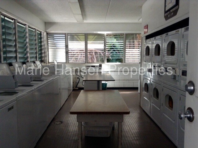 Building Photo - 2845 Waialae Ave