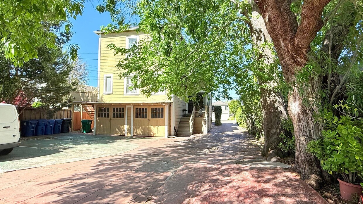 Building Photo - 3242 Briggs Ave
