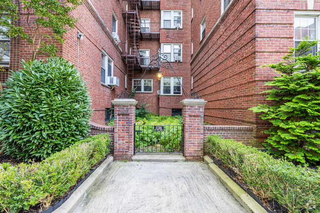 Building Photo - Longfellow Hall Condo