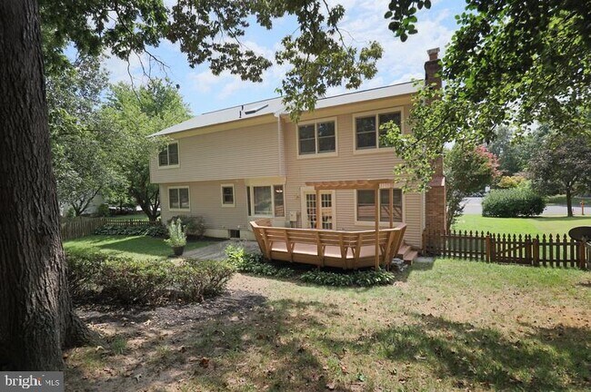 Building Photo - 9606 Oakington Dr