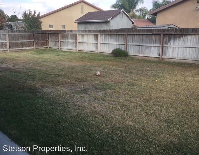 Foto del edificio - 974 N Silver Maple St