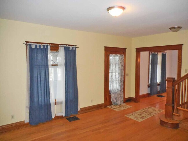 Foto del edificio - 212 W Michigan Ave