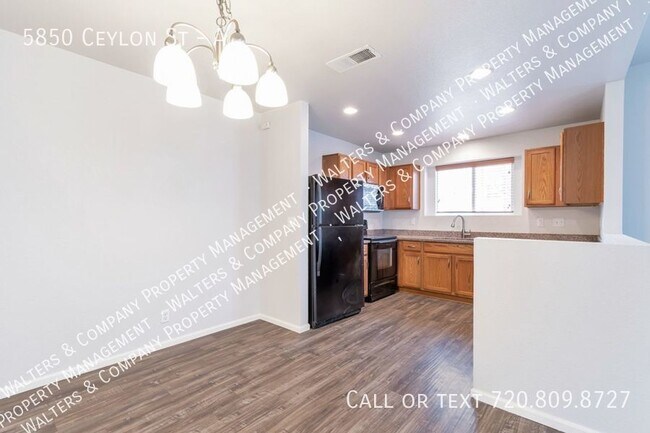 Building Photo - 3BD, 2BTH Townhouse in GREEN VALLEY RANCH!!!