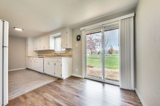 Building Photo - 4844 Blaser Cir