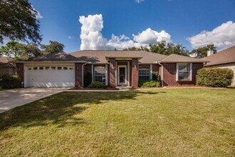 Building Photo - 7822 Lola Cir