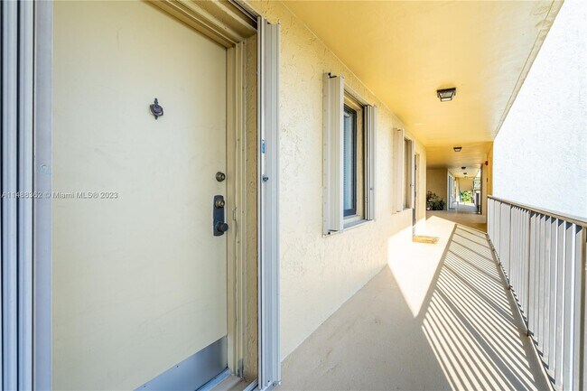Building Photo - 2794 Tennis Club Dr