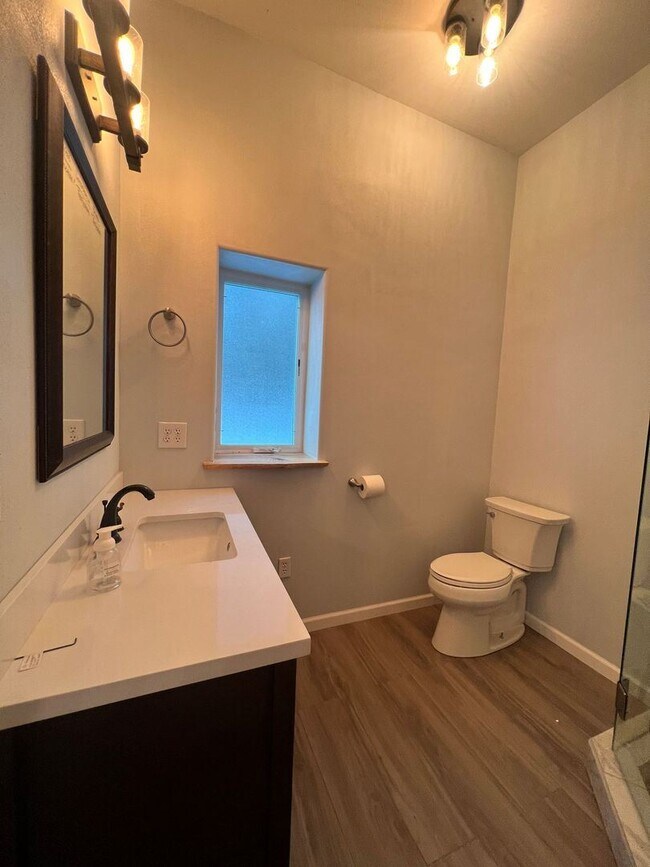 Building Photo - 2 br, 1 bath House - 148 Rhubarb Dr #B