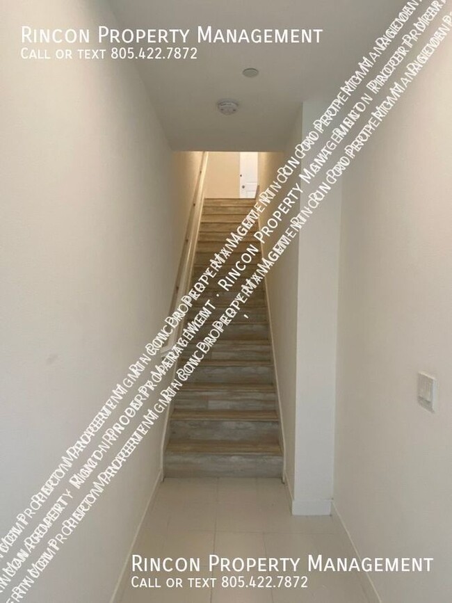 Foto del edificio - **The Oaks Collection** Solar Powered Town...