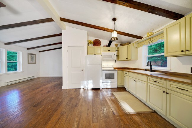 Building Photo - 112 Witch Hazel Ln