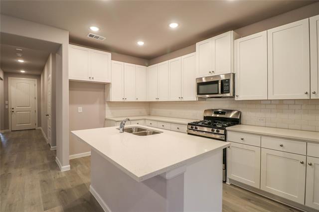 Foto del edificio - 7104 Joy Ln