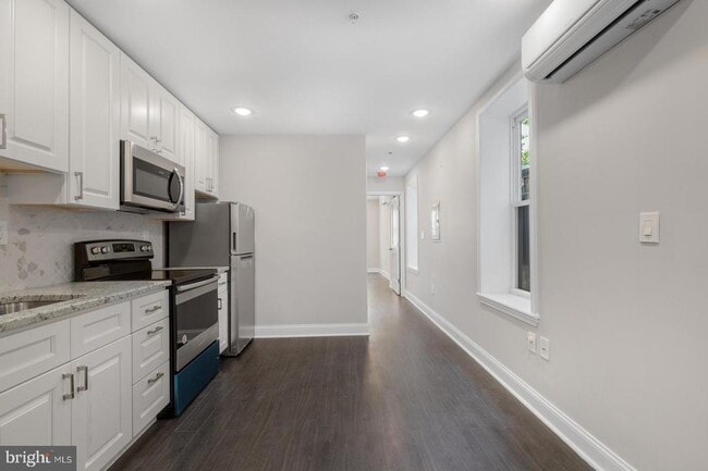 Building Photo - 624 N 35th St
