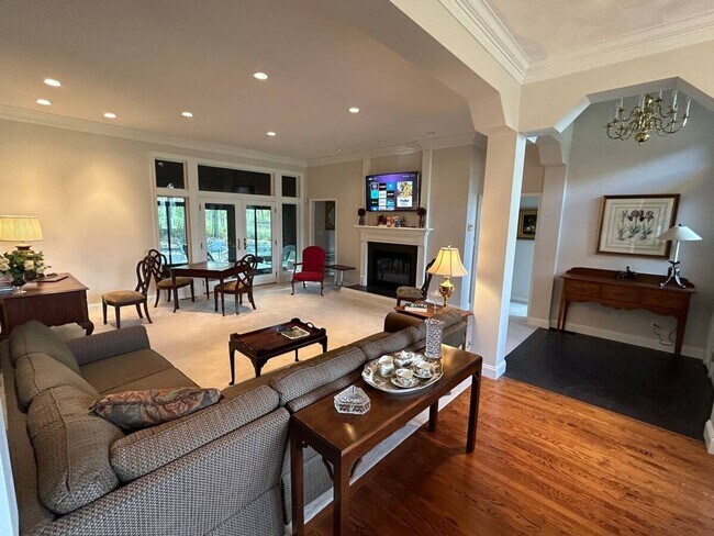 Foto del edificio - 4 Bedroom 3.5 Bath House Furnished With At...