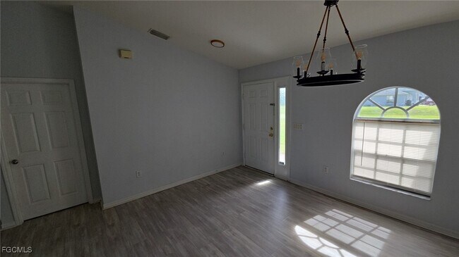 Foto del edificio - 835 Grant Blvd