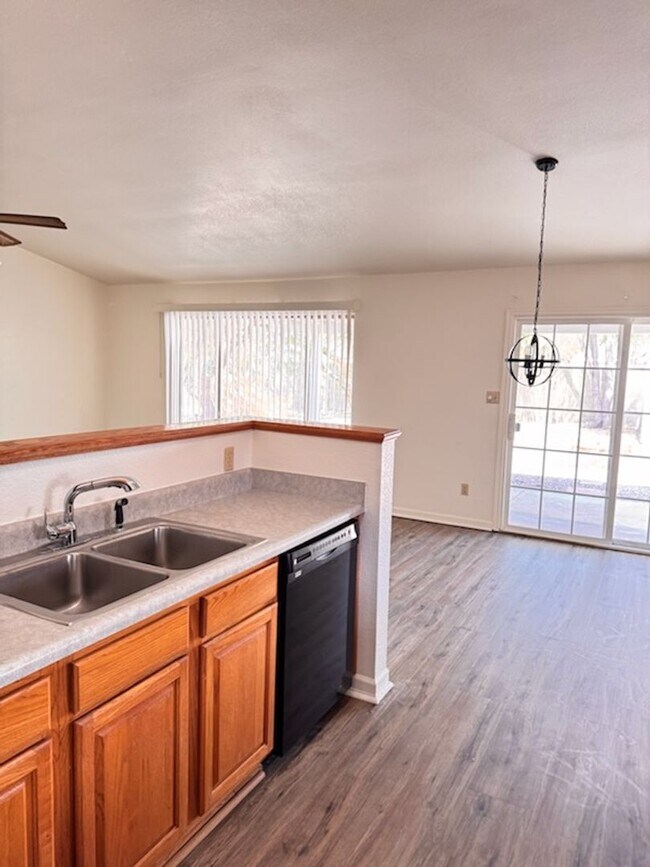 Foto del edificio - Charming 2 bed in Chandler