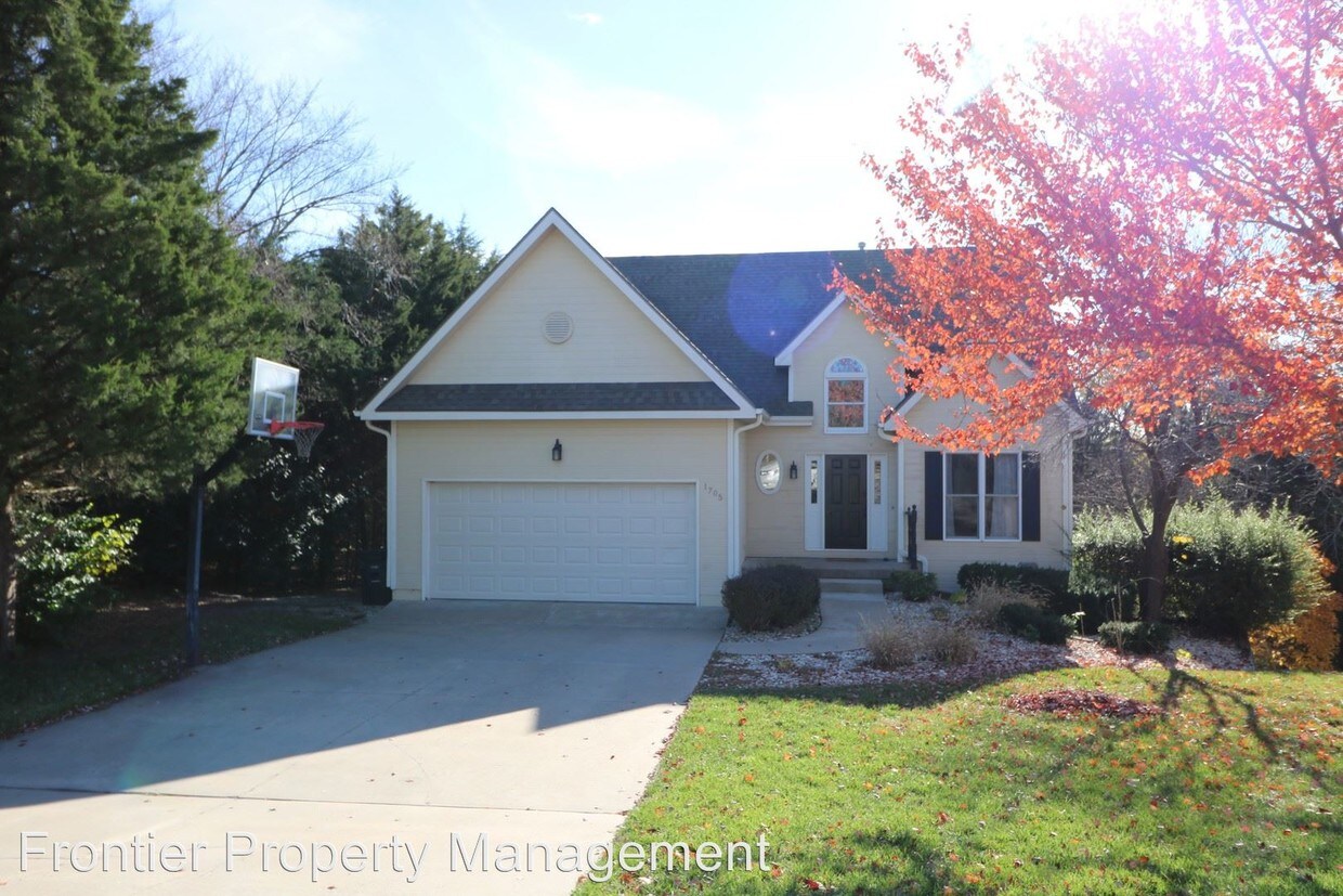 Primary Photo - 4 br, 3.5 bath House - 1705 Hudson St.