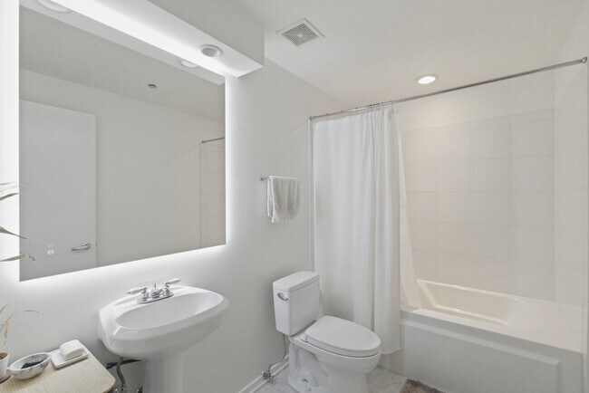 Foto del edificio - 900 N Kingsbury St