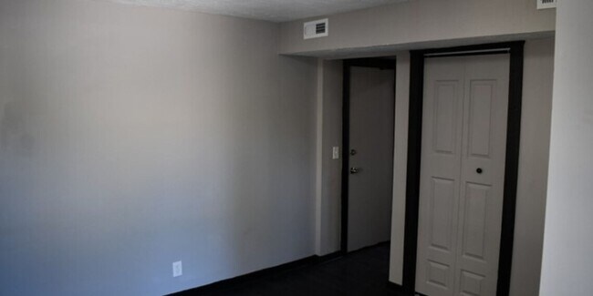 Building Photo - 2420 R Street