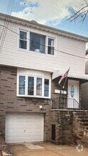 Building Photo - 157 Roosevelt Ave