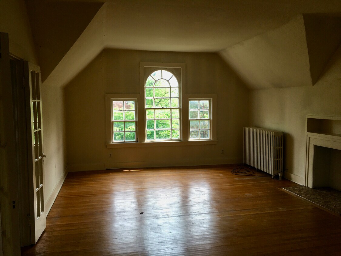 Primary Photo - 39 Lexington Ave
