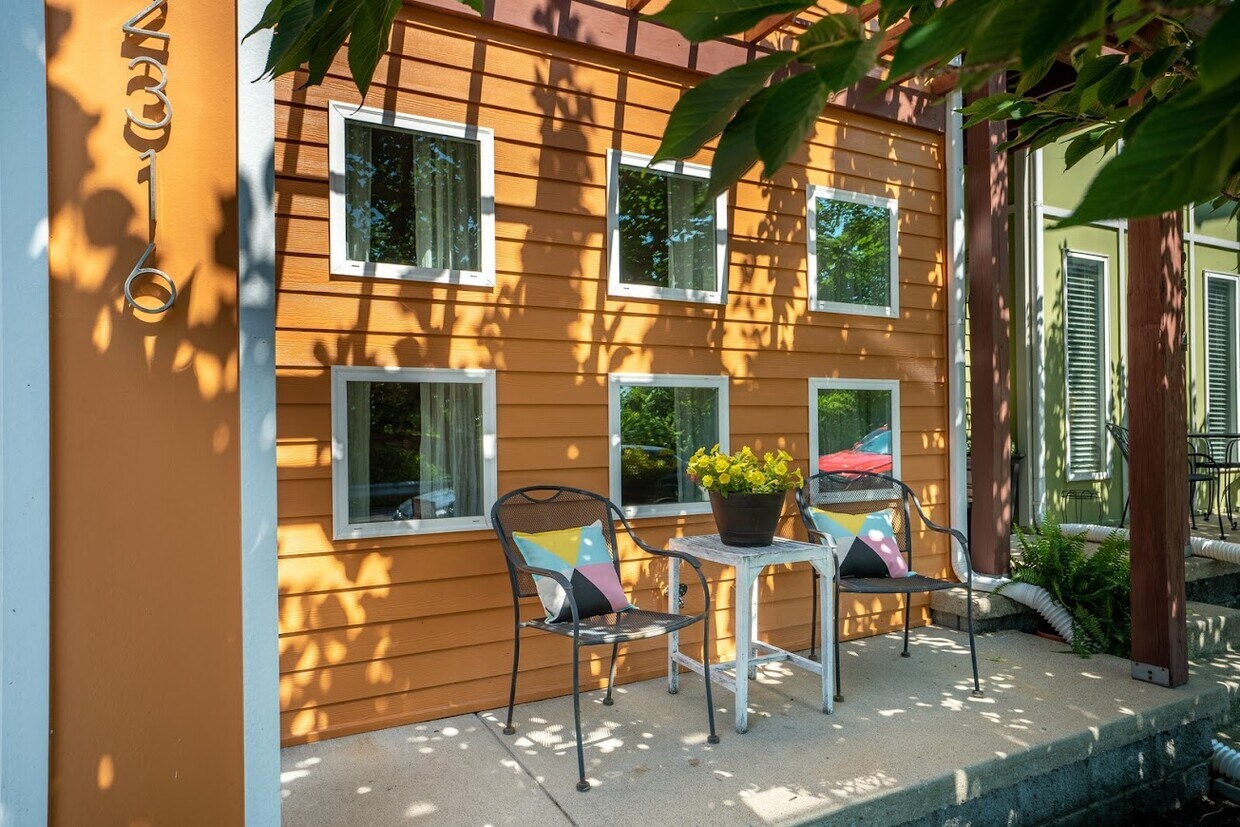 Primary Photo - 2316 Zermatt Ave