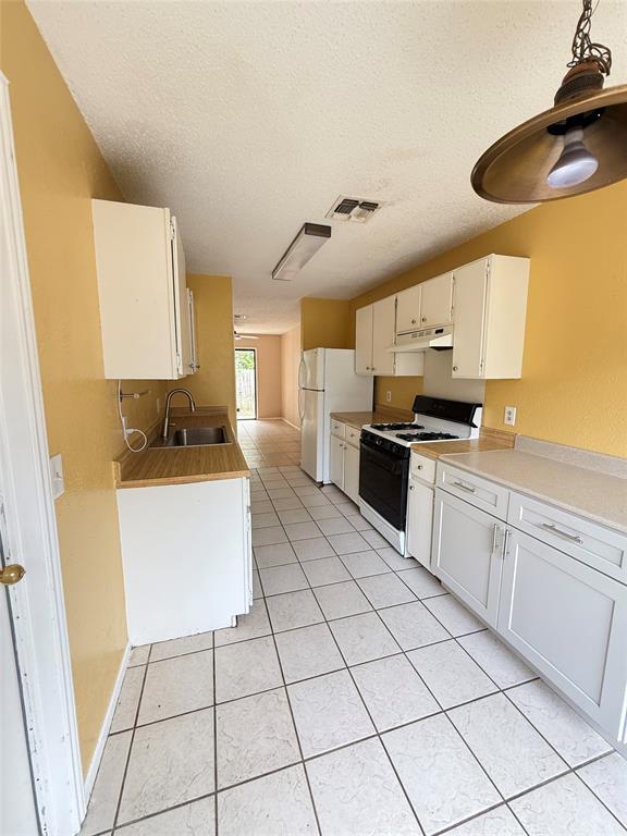 Building Photo - 507 Live Oak Dr