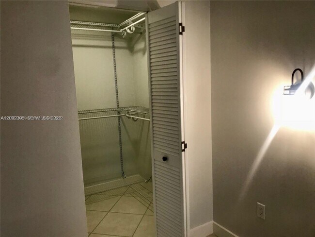 Foto del edificio - 8205 SW 152nd Ave