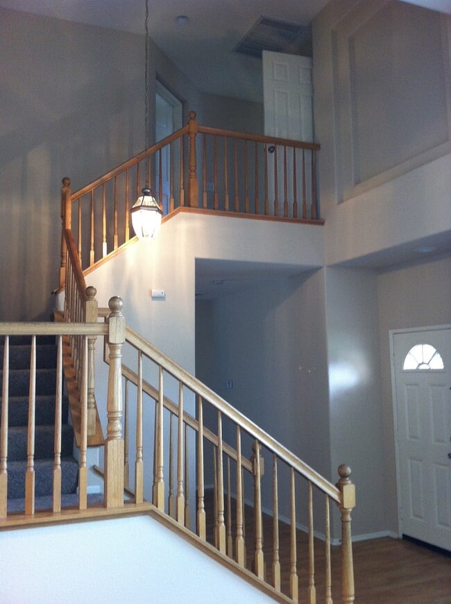 Building Photo - Beautiful 4 bedroom home in Eagle Ranch!