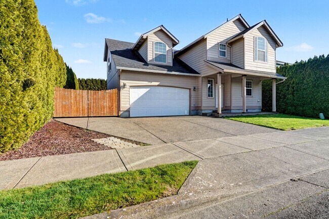 Foto del edificio - Two-Story 3 bed, 2.5 bath Home in East Salem with Large Bonus Room!