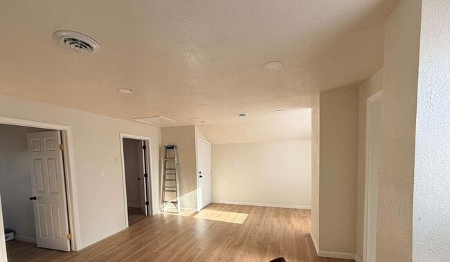 Building Photo - 653A W Bruce St - ?? EKO Homes | 2Bed, 1bath