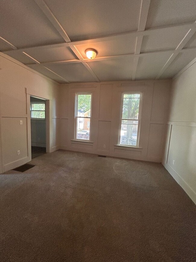 Building Photo - 805 Belle Ave