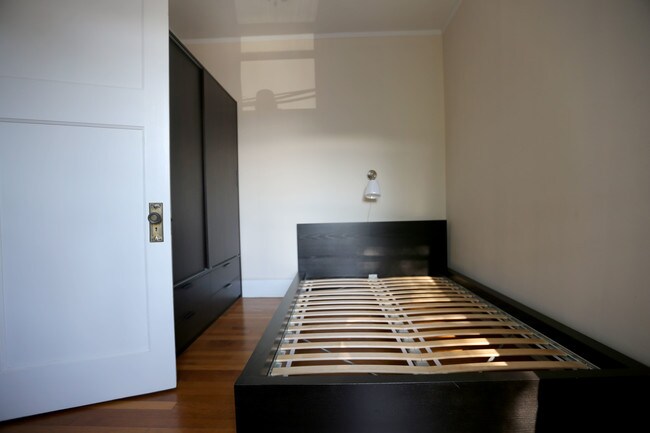 Bed 2 - 2016 Sherman Ave