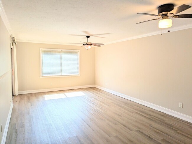 Foto del edificio - 3700 S Osprey Ave