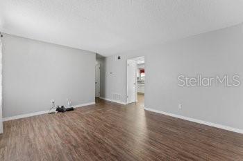 Foto del edificio - 450 Longwood Cir