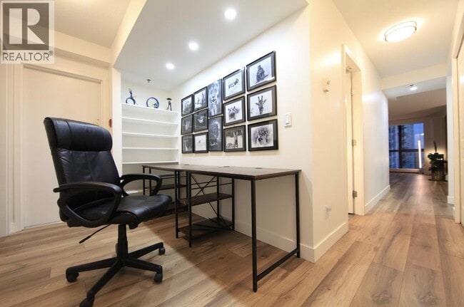 Building Photo - 238 Alvin Narod Mews