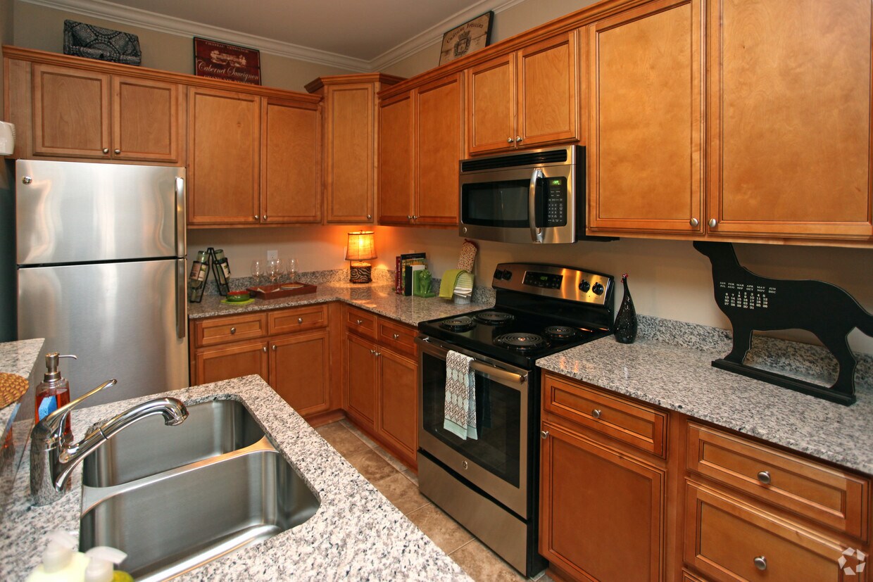 The Plantation At Pleasant Ridge Apartments Greensboro Nc