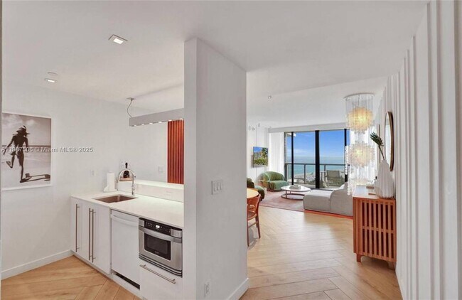 Foto del edificio - 2201 Collins Ave