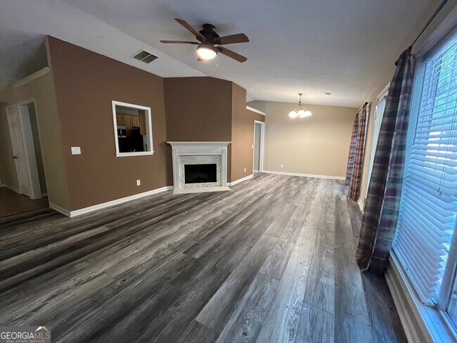 Foto del edificio - 70 Park Meadows Dr SW