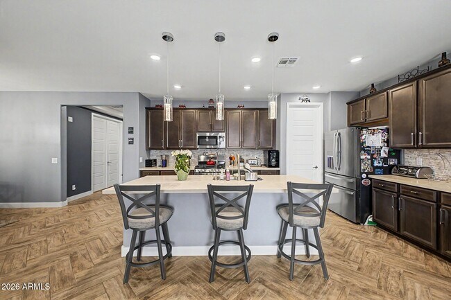 Foto del edificio - 17279 W Dahlia Dr