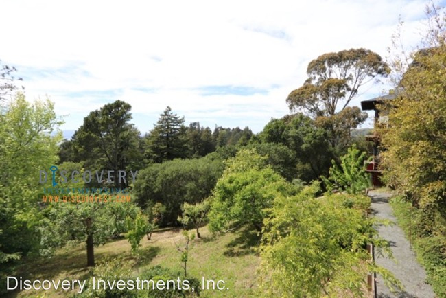 Foto del edificio - 2 br, 2 bath House - 2727 Marin Avenue