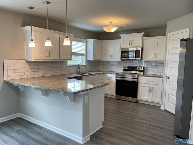 Foto del edificio - 102 Wyatt Miles Ln