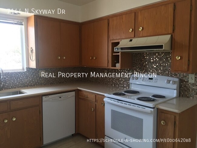 Building Photo - 7144 N Skyway Dr
