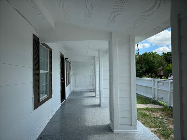 Photo - 101 S Lockhart St (Manor, TX) Apartment
