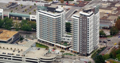 Building Photo - Gateway Residences at Park Royal