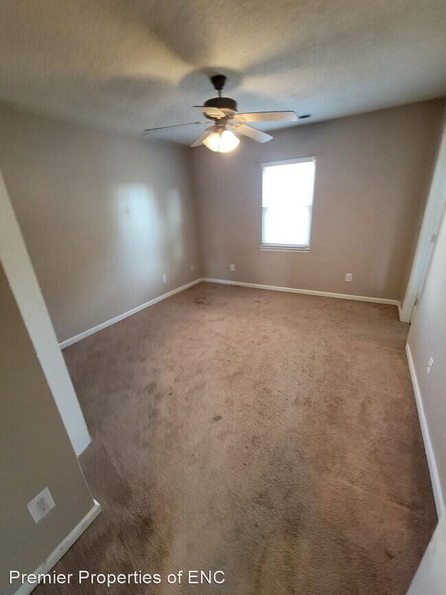 Building Photo - 3 br, 2 bath House - 101 Kyle Dr