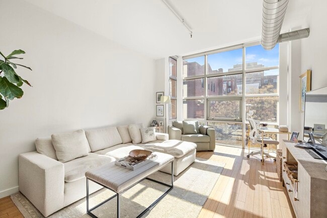 Building Photo - 234 10th St