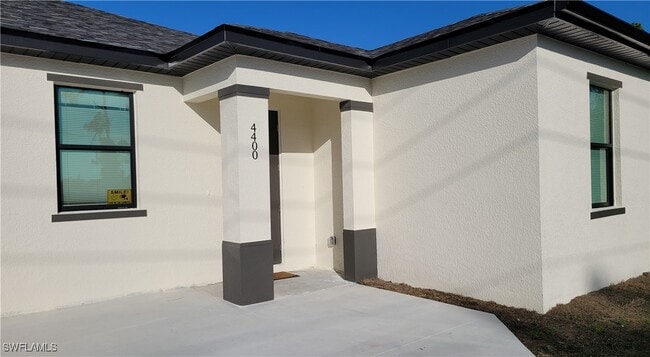 Building Photo - 4400 Golfview Blvd