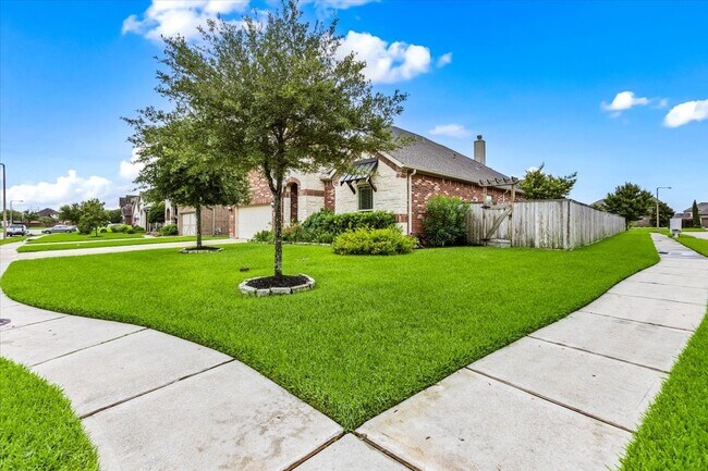 Foto del edificio - 1332 Graham Trace Ln